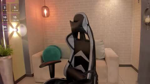 Snapshot of ellaclark chatting on November 7, 2025, 5:13 pm EllaClark online show from November 7, 2025, 5:13 pm