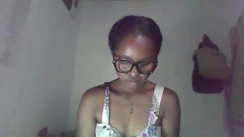 ellah245 online show from February 17, 2026, 5:52 pm