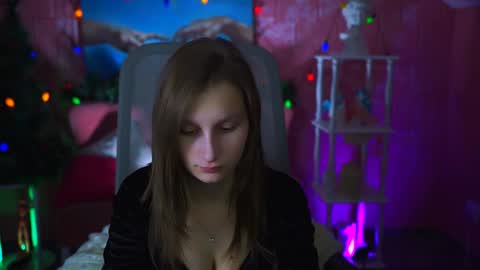 Ella online show from January 3, 2025, 8:32 am