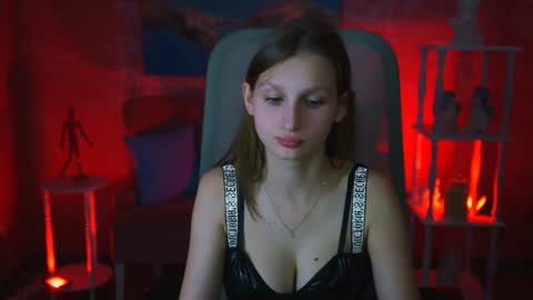 Ella online show from February 7, 2025, 5:07 pm