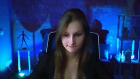 Ella online show from February 21, 2025, 3:43 pm