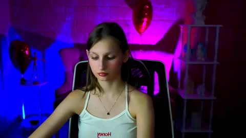 Ella online show from March 5, 2025, 4:57 pm