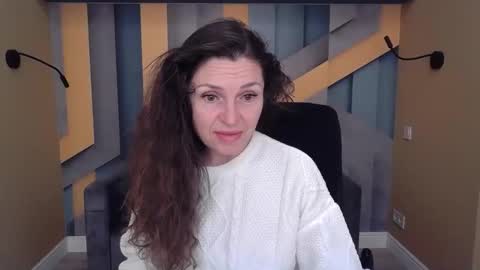 EllaLongs online show from October 19, 2025, 11:33 am