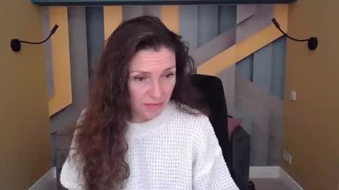 EllaLongs online show from November 10, 2025, 12:48 pm