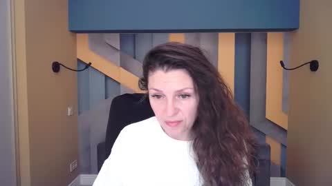 EllaLongs online show from February 11, 2026, 12:32 pm