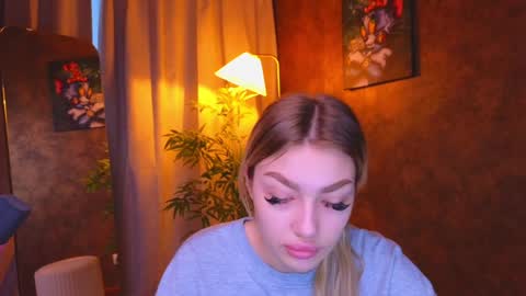 Snapshot of ellamilla chatting on January 7, 2025, 5:22 am ellamilla online show from January 7, 2025, 5:22 am