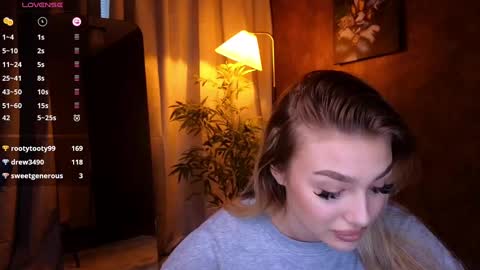 Snapshot of ellamilla chatting on January 8, 2025, 8:38 am ellamilla online show from January 8, 2025, 8:38 am