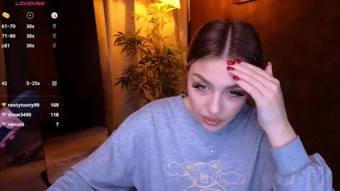 Snapshot of ellamilla chatting on January 8, 2025, 11:43 am ellamilla online show from January 8, 2025, 11:43 am