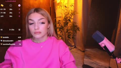 Snapshot of ellamilla chatting on January 13, 2025, 11:41 am ellamilla online show from January 13, 2025, 11:41 am