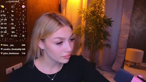 Snapshot of ellamilla chatting on January 20, 2025, 8:41 am ellamilla online show from January 20, 2025, 8:41 am