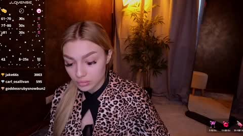 Snapshot of ellamilla chatting on January 22, 2025, 8:51 am ellamilla online show from January 22, 2025, 8:51 am