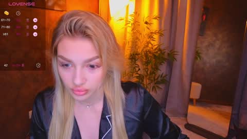 Snapshot of ellamilla chatting on January 27, 2025, 8:51 am ellamilla online show from January 27, 2025, 8:51 am