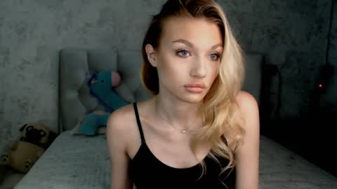 Snapshot of ellamilla chatting on July 5, 2026, 2:35 pm ellamilla online show from July 5, 2026, 2:35 pm