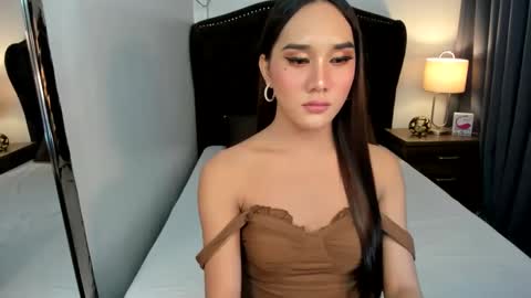 Sophia online show from December 10, 2024, 6:28 pm