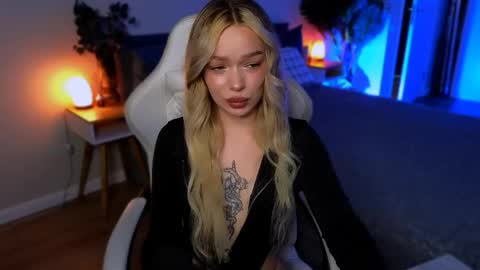 Ella online show from April 24, 2026, 5:43 am