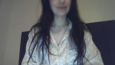 elle010843 online show from November 11, 2025, 9:20 am