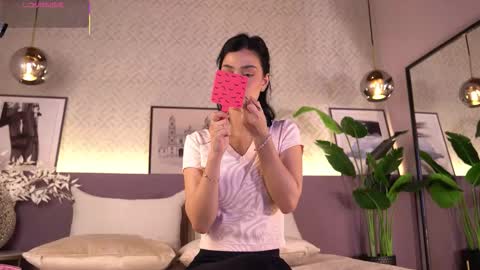 Elle Diane online show from December 18, 2025, 10:38 pm