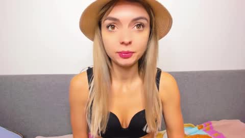 ellen_flow online show from March 9, 2025, 9:46 pm