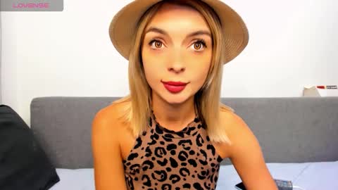 ellen_flow online show from September 23, 2025, 8:34 pm