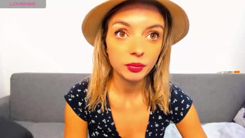 ellen_flow online show from November 9, 2025, 9:57 pm