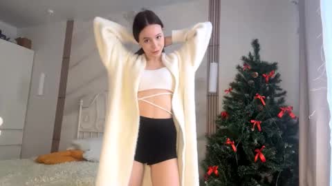 Snapshot of ellettecollins chatting on December 22, 2025, 9:17 am Rosa online show from December 22, 2025, 9:17 am