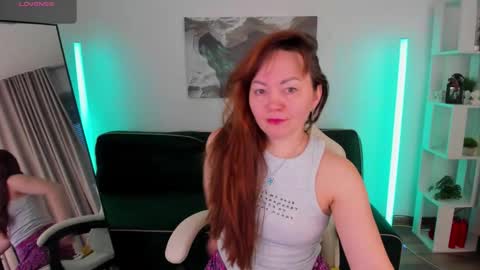 Snapshot of elli_anderson chatting on February 18, 2026, 1:56 am elli_anderson online show from February 18, 2026, 1:56 am