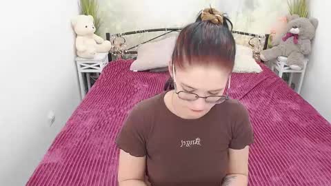 ellie_magic online show from March 6, 2025, 5:22 pm