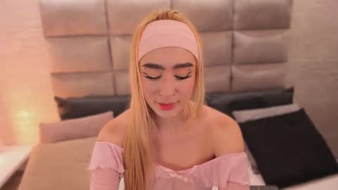 ellieadeline online show from June 22, 2026, 3:58 am