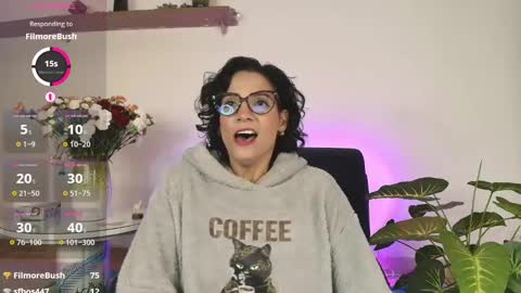 elliee1 online show from February 13, 2025, 3:56 pm