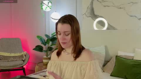 elliegarson__ online show from March 3, 2026, 5:08 pm