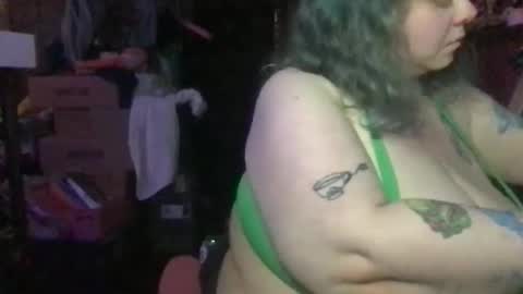 Ellie Louise online show from March 25, 2026, 8:04 pm