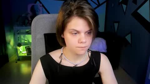 elliemurler online show from October 25, 2025, 9:06 am