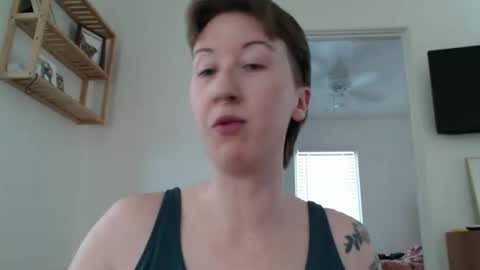 Ellie Rowyn online show from April 18, 2026, 7:58 pm