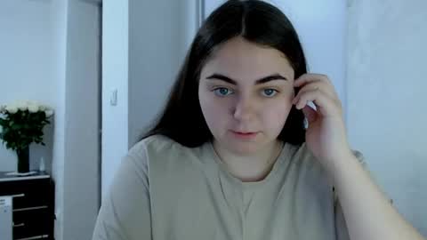 Ellie online show from April 25, 2026, 7:33 am