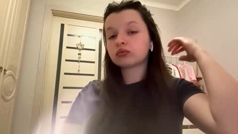 Ellie online show from February 15, 2026, 5:09 pm