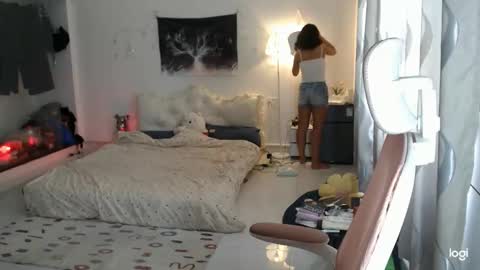 ellieyun online show from March 6, 2026, 2:41 am