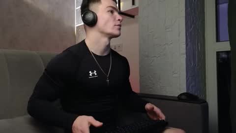 elliot_muscle04 online show from March 1, 2026, 3:36 pm