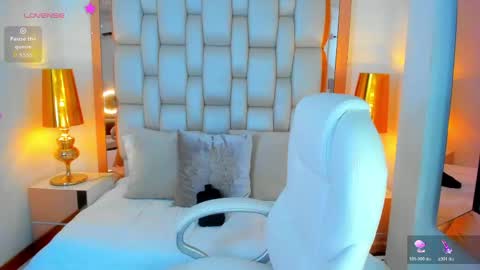 E L L I O T    V E L E Z online show from April 16, 2026, 8:31 pm