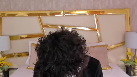 elliotvolkov online show from December 17, 2025, 3:07 pm