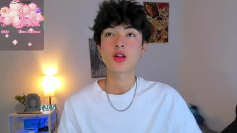 elliotvolkov online show from April 22, 2026, 3:46 pm