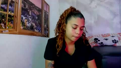 ellybloom online show from April 19, 2026, 1:43 pm