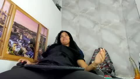 ellybloom online show from June 18, 2026, 1:04 pm