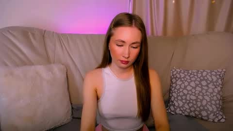 Snapshot of ellycolins_ chatting on March 28, 2026, 3:17 am Elly online show from March 28, 2026, 3:17 am