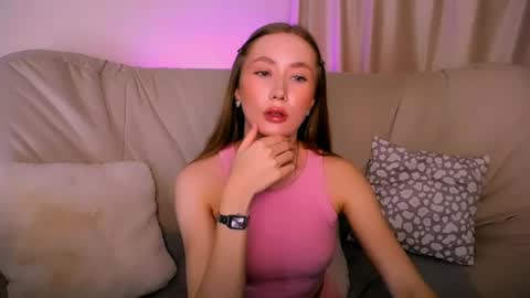 Snapshot of ellycolins_ chatting on April 14, 2026, 3:12 am Elly online show from April 14, 2026, 3:12 am