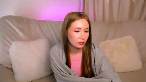  Elly  online show from May 27, 2026, 3:14 am