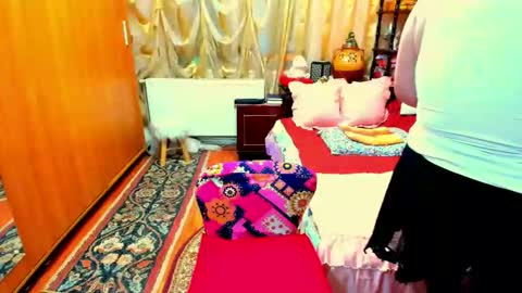 ellyhot53 online show from March 6, 2026, 2:46 pm