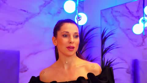 Snapshot of ellylynn chatting on January 6, 2026, 8:34 pm Elly online show from January 6, 2026, 8:34 pm