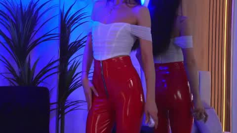 Snapshot of ellylynn chatting on April 9, 2026, 6:35 pm Elly online show from April 9, 2026, 6:35 pm