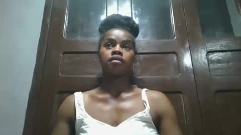 elodie228680 online show from May 7, 2026, 7:30 pm