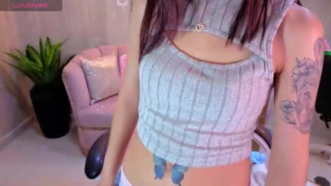 Elody  online show from November 19, 2025, 3:28 am